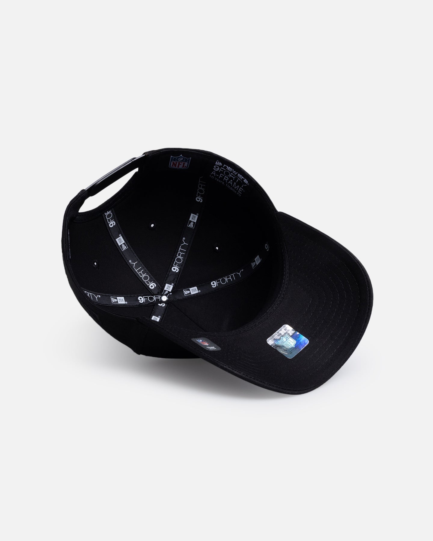 AVILA New Era Las Vegas Raiders 'Black Metal Badge' 9FORTY