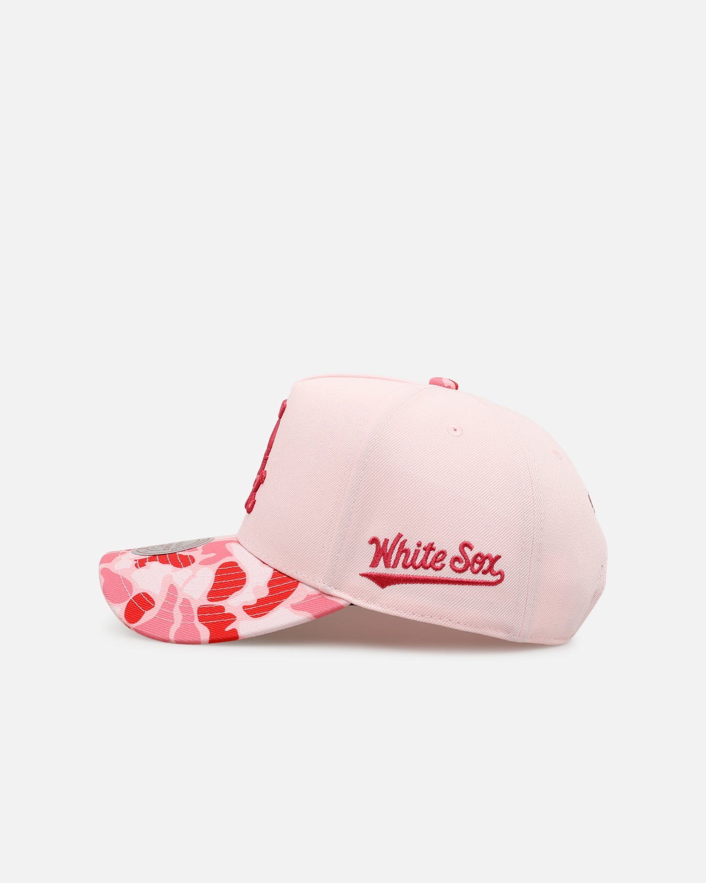 Mitchell & Ness Chicago White Sox 'Pink Camo' Pro Pinch Snapback Pink