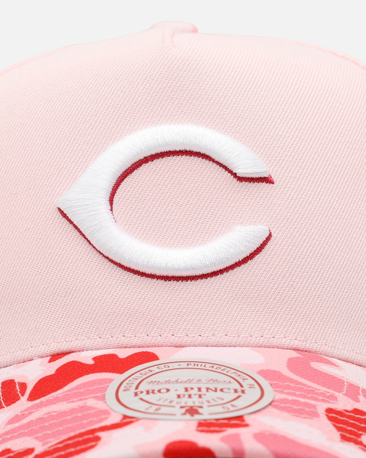 Mitchell & Ness Cincinnati Reds 'Pink Camo' Pro Pinch Snapback Pink