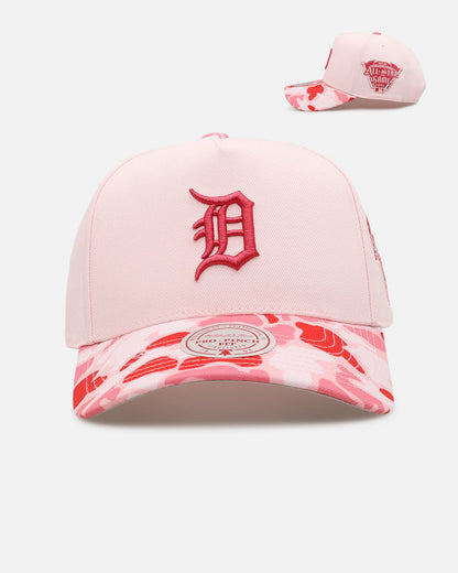 Mitchell & Ness Detroit Tigers 'Pink Camo' Pro Pinch Snapback Pink