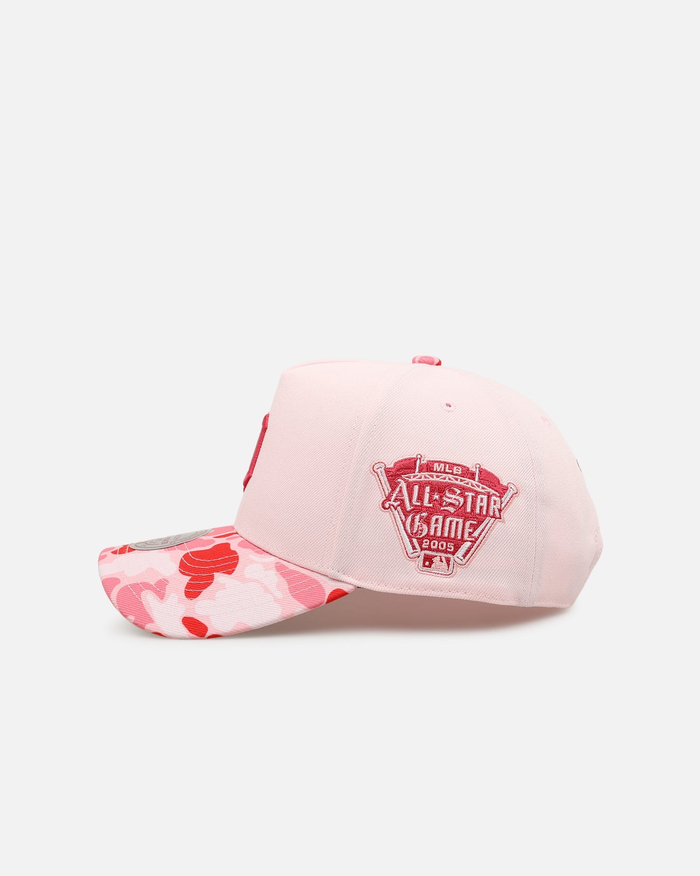 Mitchell & Ness Detroit Tigers 'Pink Camo' Pro Pinch Snapback Pink