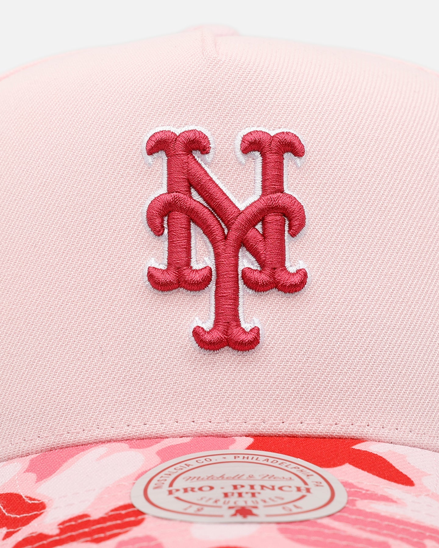 Mitchell & Ness New York Mets 'Pink Camo' Pro Pinch Snapback Pink