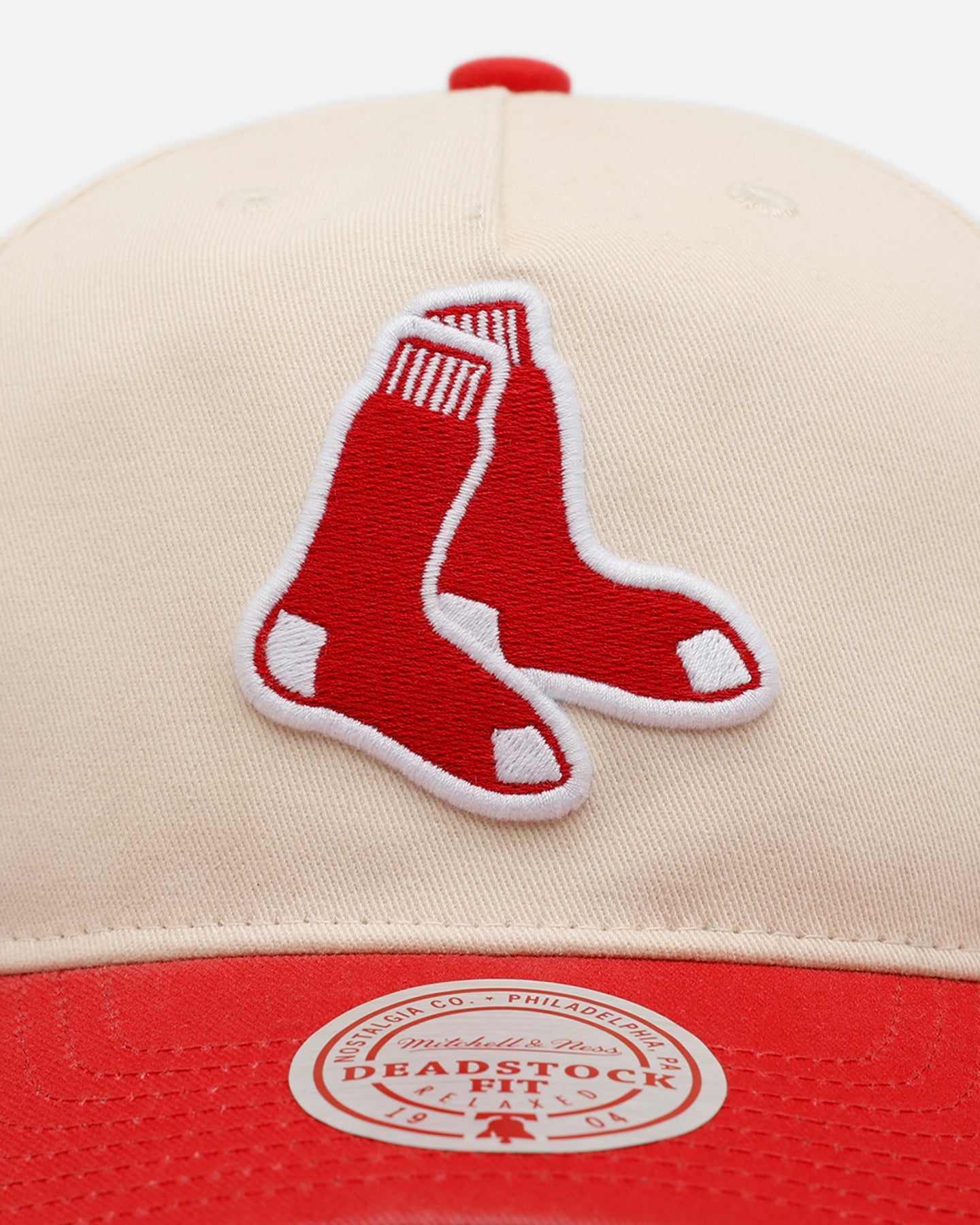 Mitchell & Ness Boston Red Sox 'Washed Cotton' Deadstock Snapback Off White