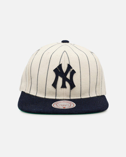 Mitchell & Ness New York Yankees 'Vintage Baseball' Vintage Fit Strapback Off White