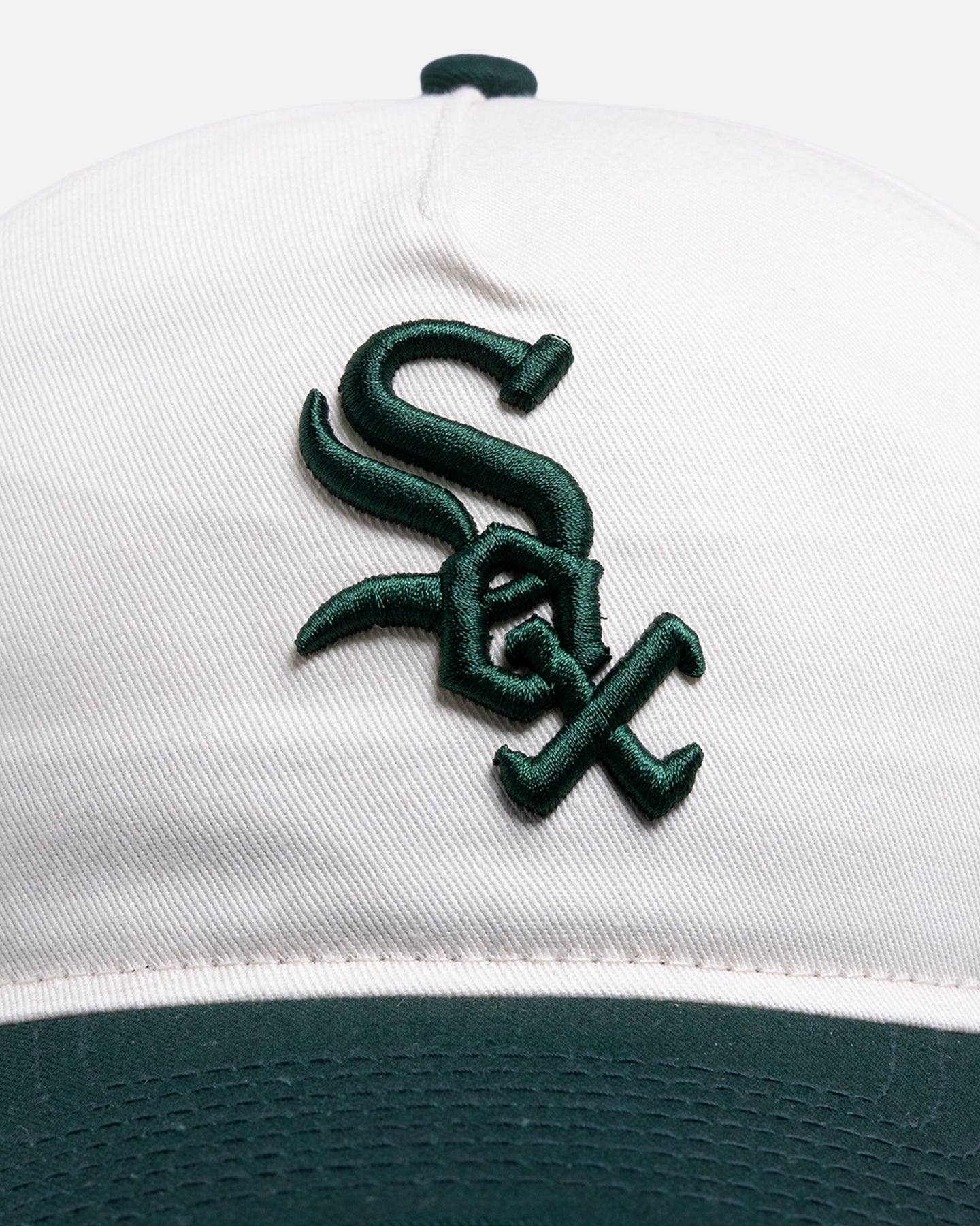 New Era Chicago White Sox 'Dark Green Chrome' 9FORTY A-Frame Snapback White/Green