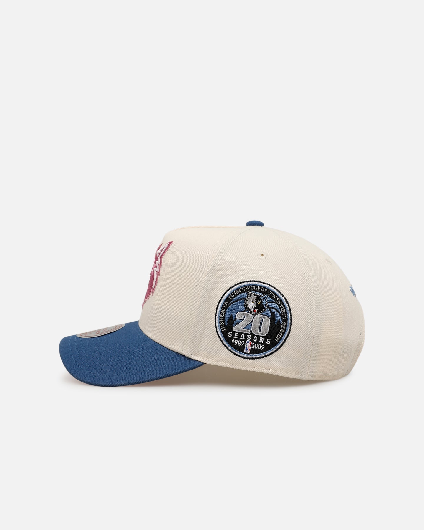 Mitchell & Ness Minnesota Timberwolves 'Pink Team Logo' Pro Pinch Snapback Off White