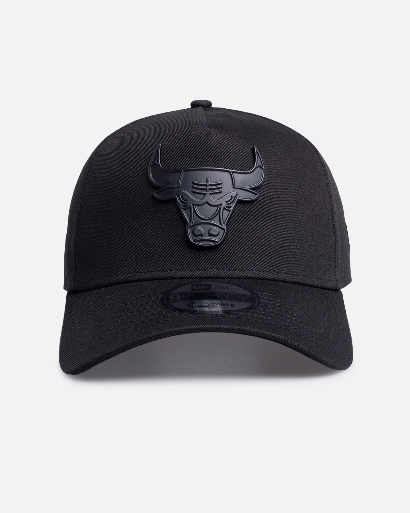 AVILA New Era Chicago Bulls 'Black Metal Badge' 9FORTY