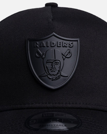 AVILA New Era Las Vegas Raiders 'Black Metal Badge' 9FORTY