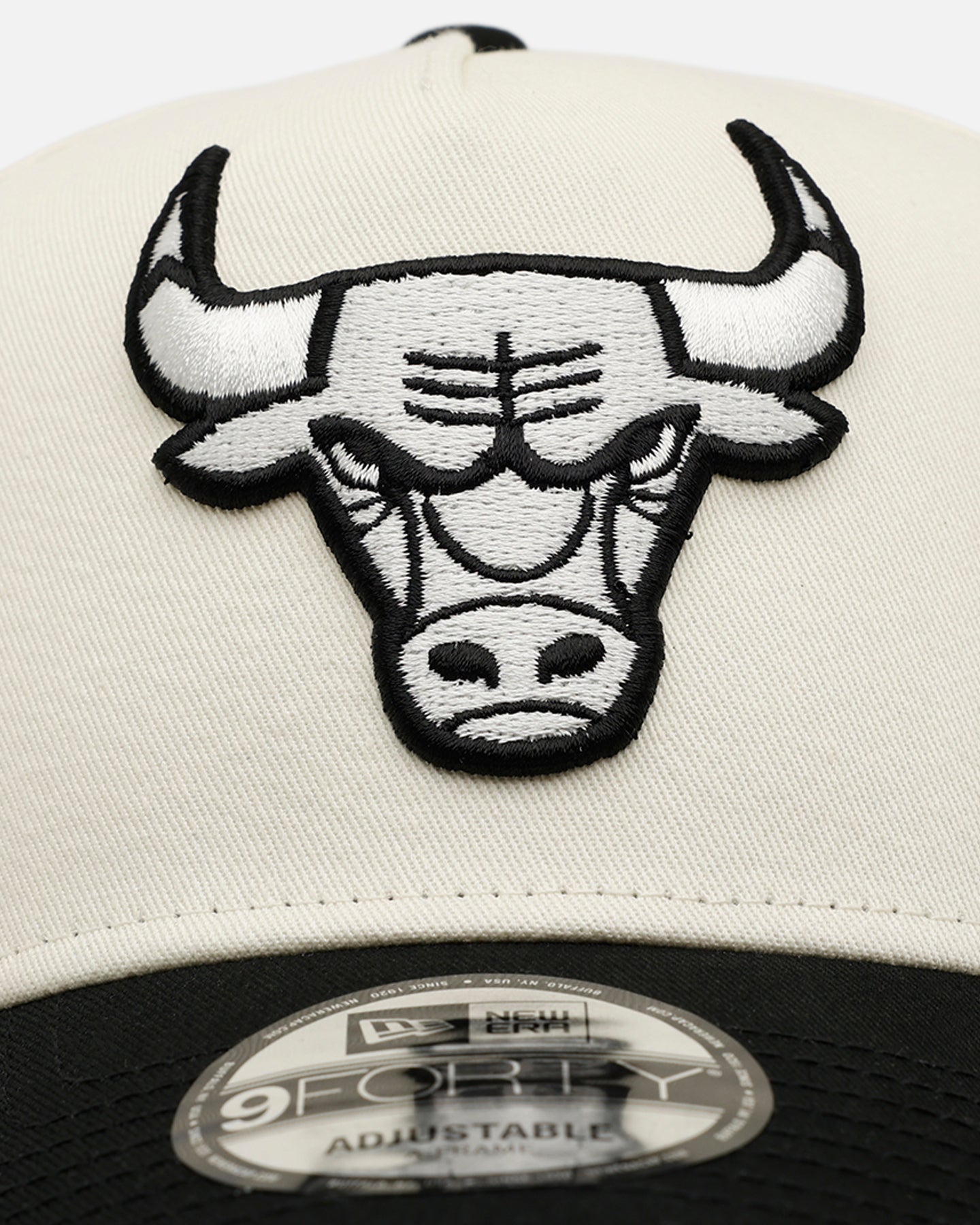 New Era Chicago Bulls 'Easy Chrome Black' 9FORTY A-Frame Snapback Chrome/Black