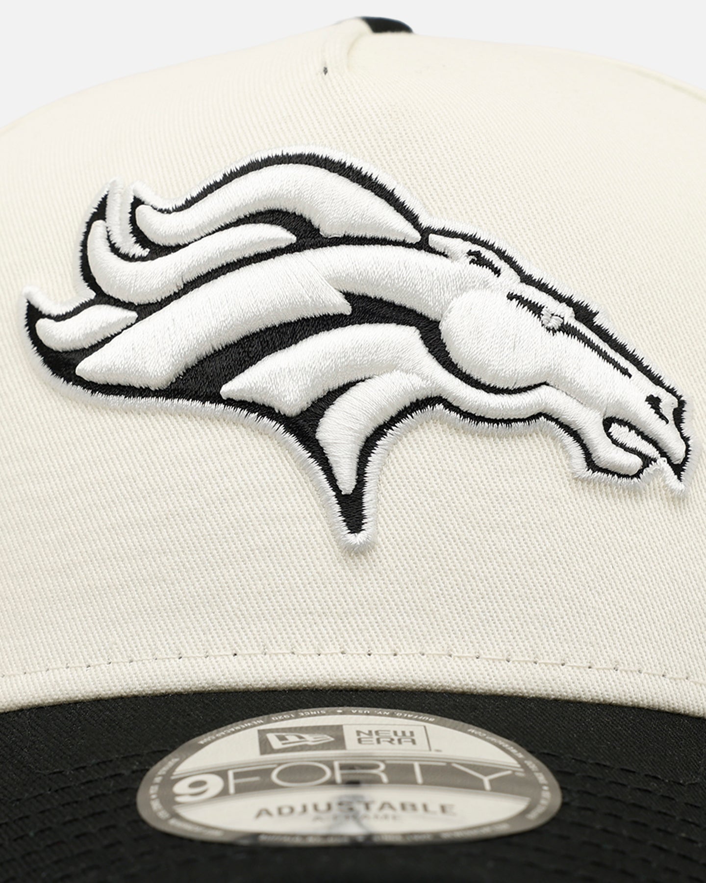 New Era Denver Broncos 'Easy Chrome Black' 9FORTY A-Frame Snapback Chrome/Black