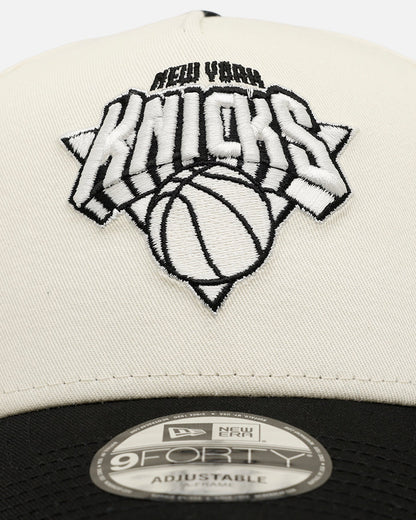 New Era New York Knicks 'Easy Chrome Black' 9FORTY A-Frame Snapback Chrome/Black