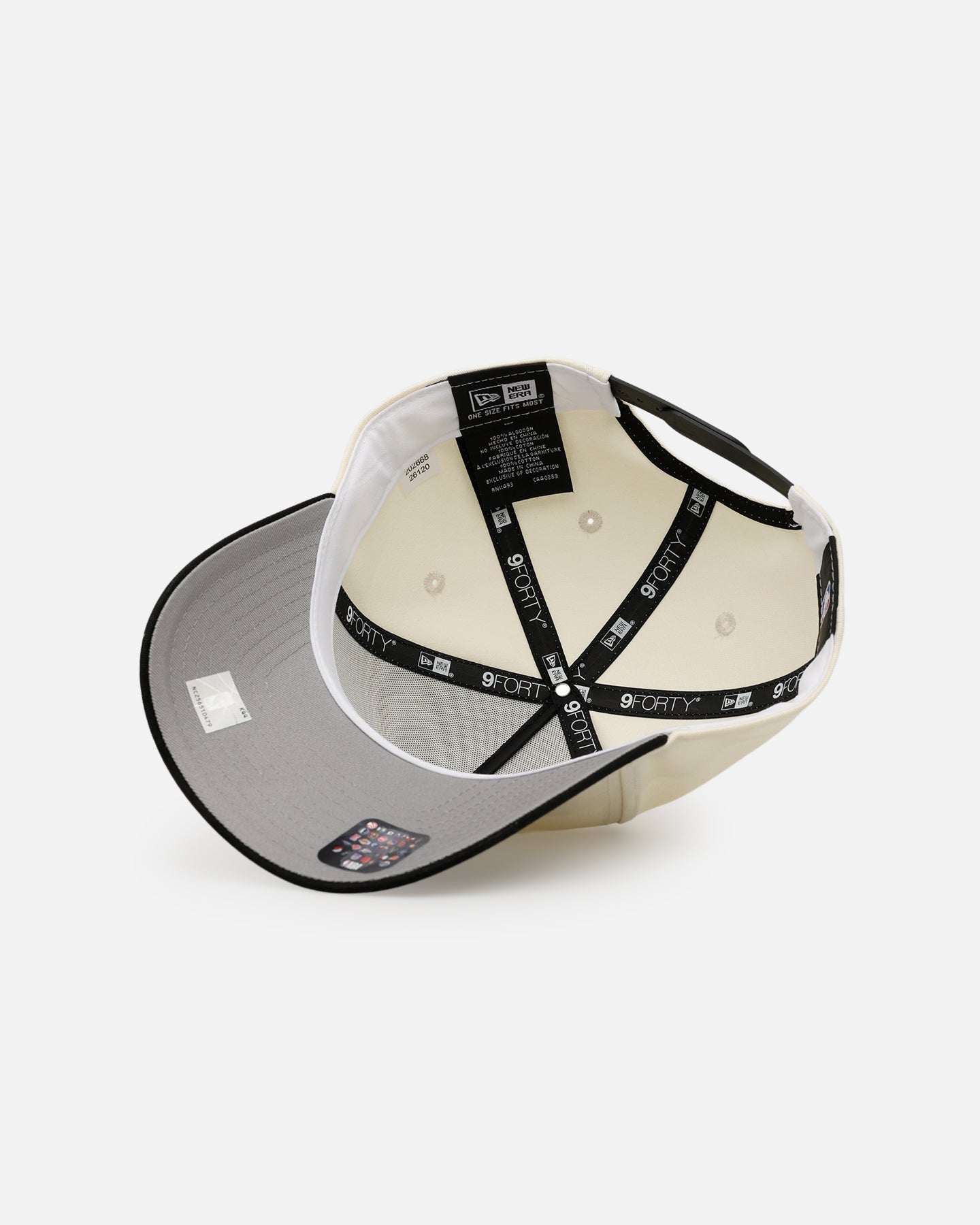 New Era New York Knicks 'Easy Chrome Black' 9FORTY A-Frame Snapback Chrome/Black