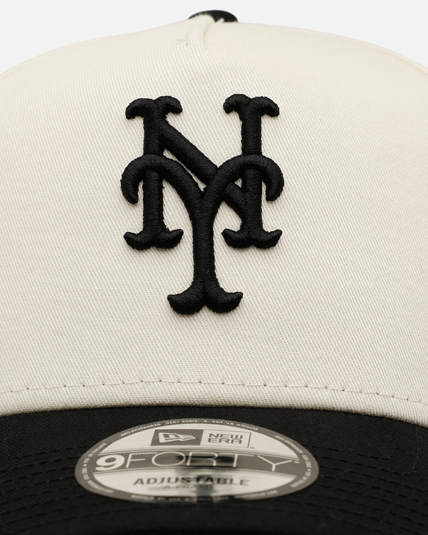 New Era New York Mets 'Easy Chrome Black' 9FORTY A-Frame Snapback Chrome/Black