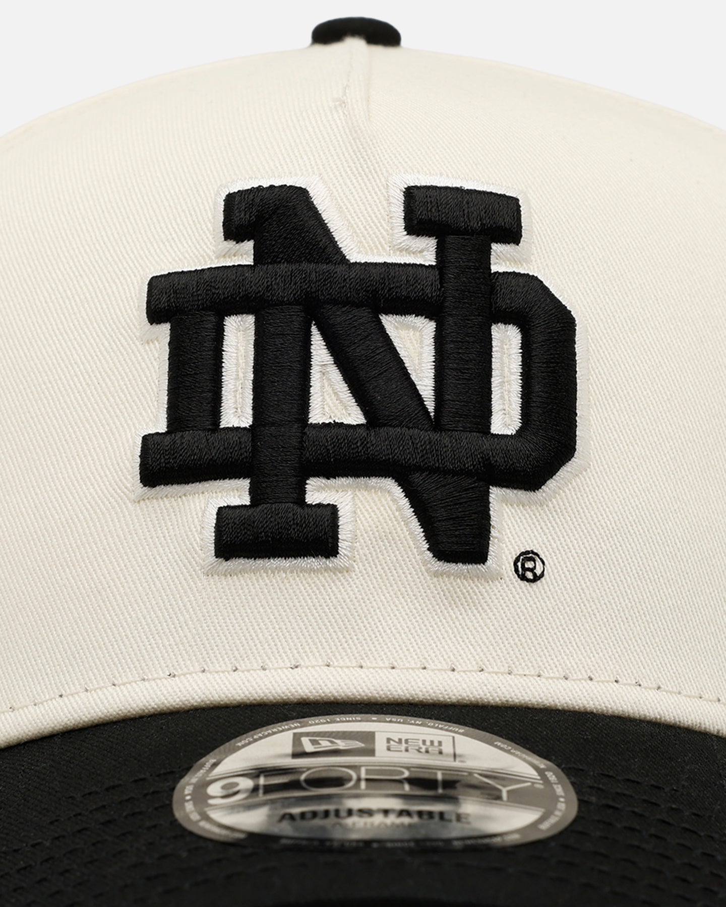New Era Notre Dame Fighting Irish 'Easy Chrome Black' 9FORTY A-Frame Snapback Chrome/Black