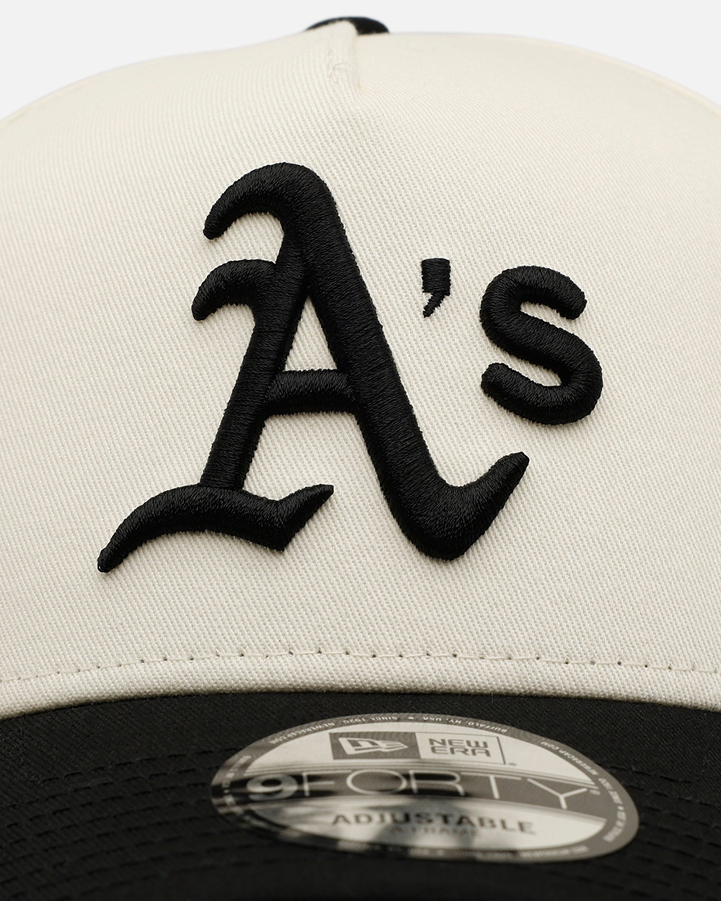 New Era Oakland Athletics 'Easy Chrome Black' 9FORTY A-Frame Snapback Chrome/Black