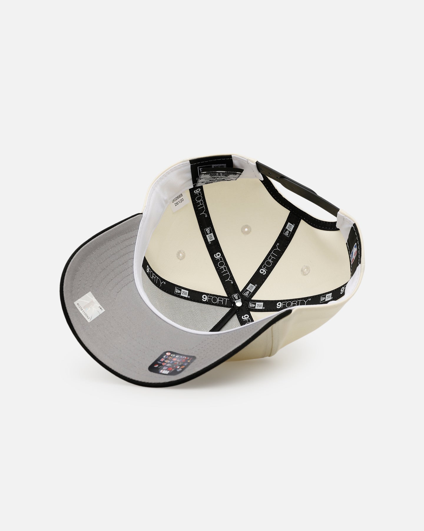 New Era San Antonio Spurs 'Easy Chrome Black' 9FORTY A-Frame Snapback Chrome/Black