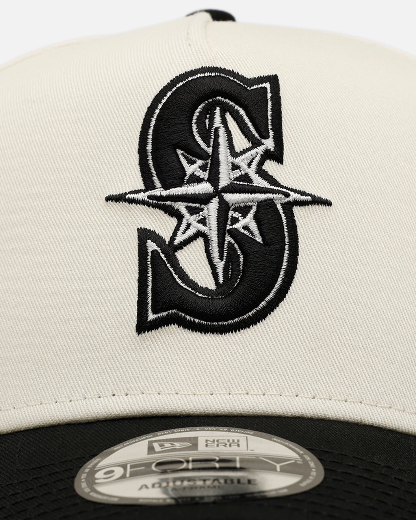New Era Seattle Mariners 'Easy Chrome Black' 9FORTY A-Frame Snapback Chrome/Black