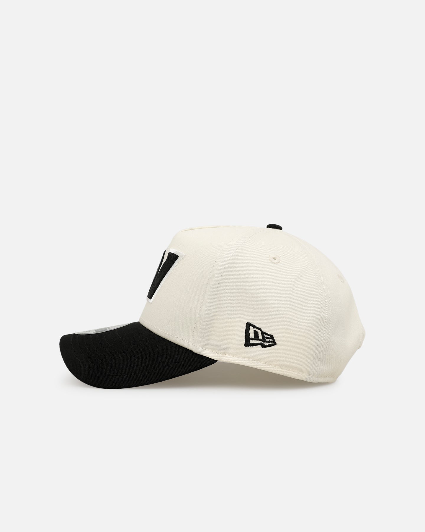 New Era Washington Commanders 'Easy Chrome Black' 9FORTY A-Frame Snapback Chrome/Black