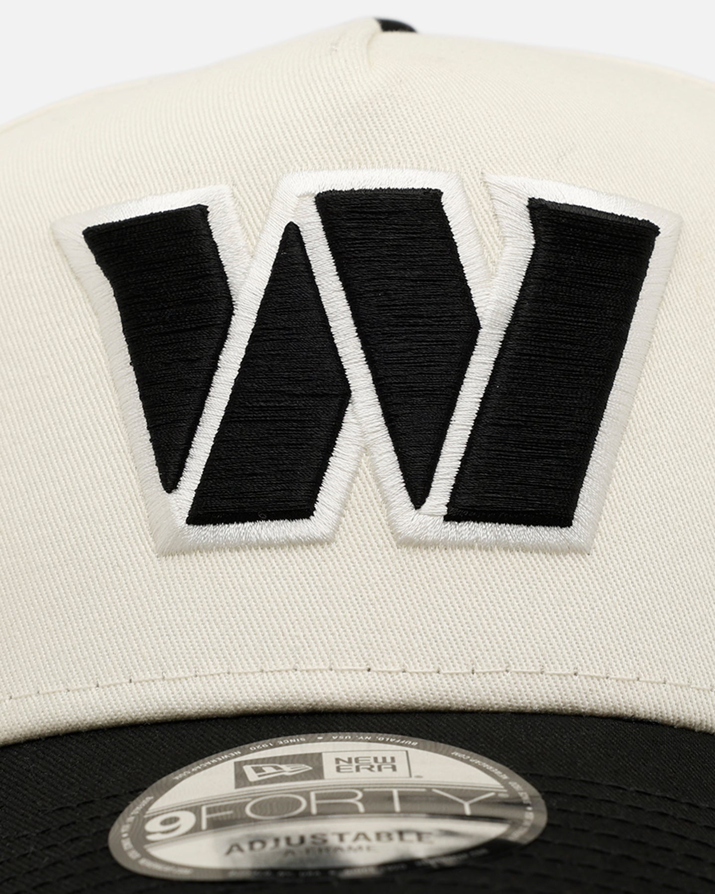 New Era Washington Commanders 'Easy Chrome Black' 9FORTY A-Frame Snapback Chrome/Black