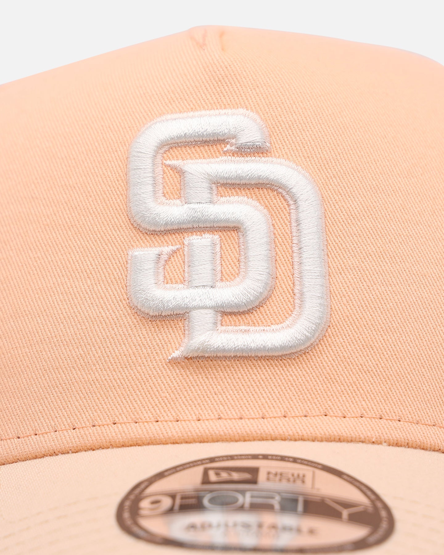 AVILA New Era San Diego Padres 'Peaches' 9FORTY A-Frame