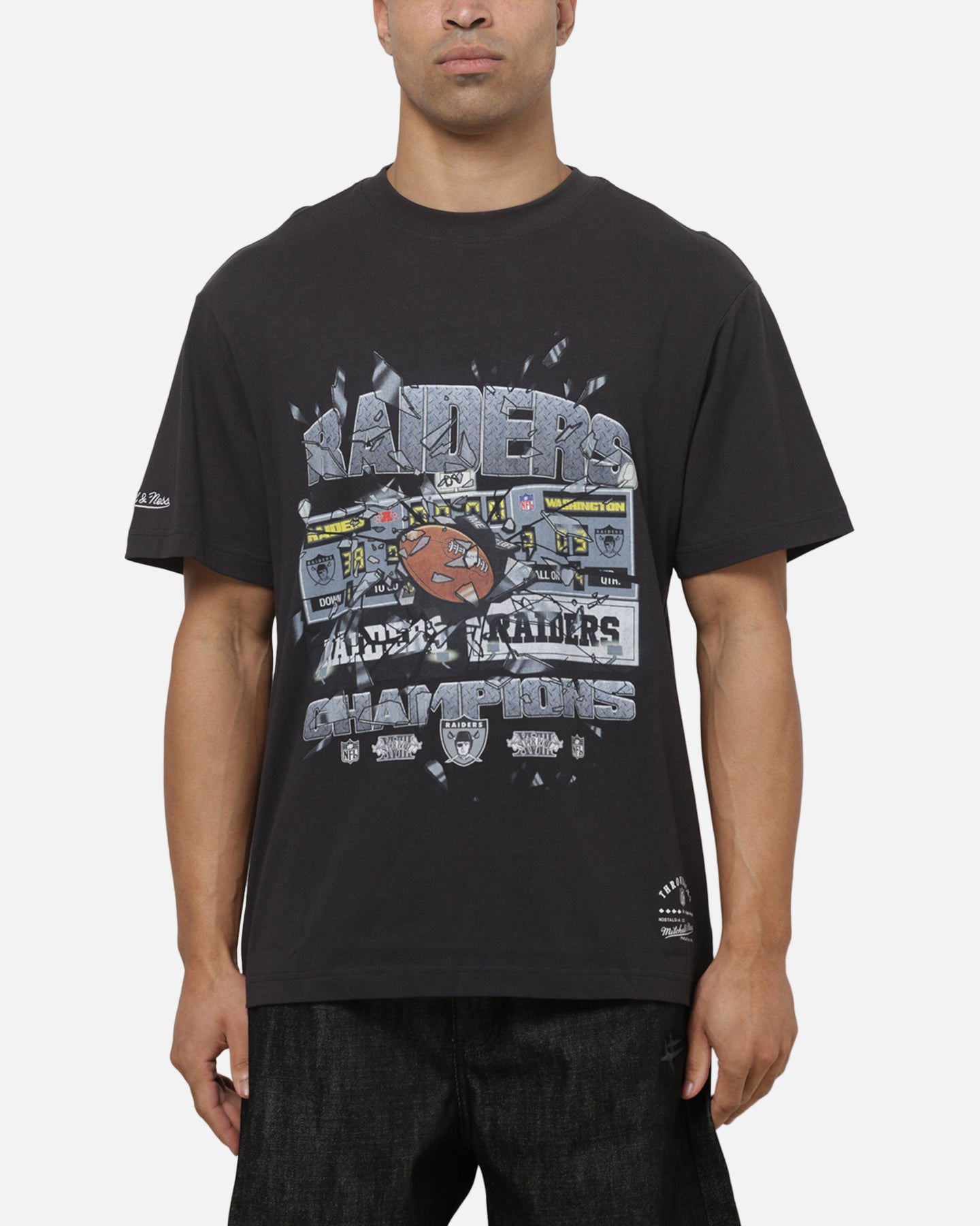 Mitchell & Ness Las Vegas Raiders Smashed Scoreboard T-Shirt Washed Black