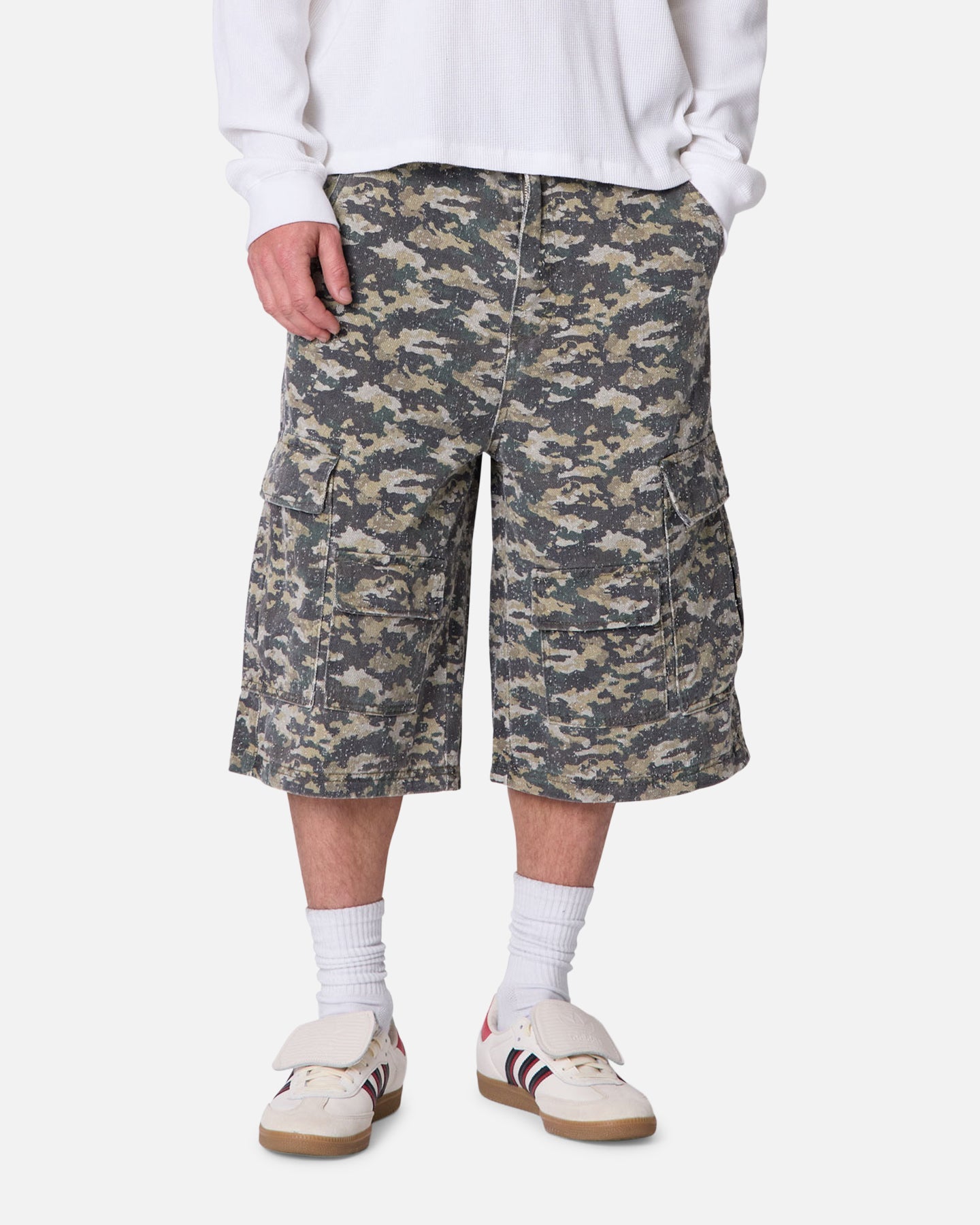 MNML Distressed Ultra Baggy Cargo Shorts Camo