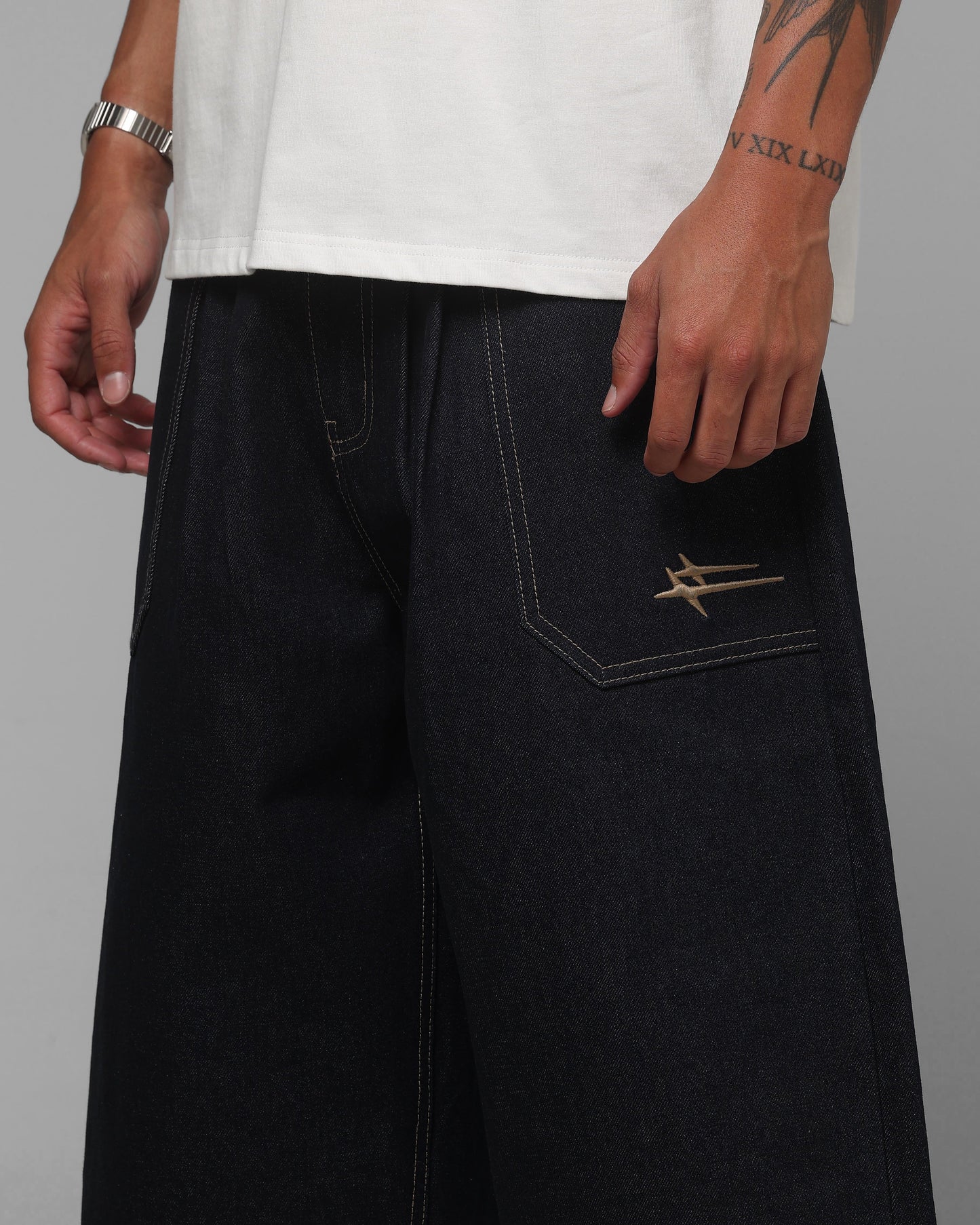 Loiter Shibuya Pleated Jorts Indigo