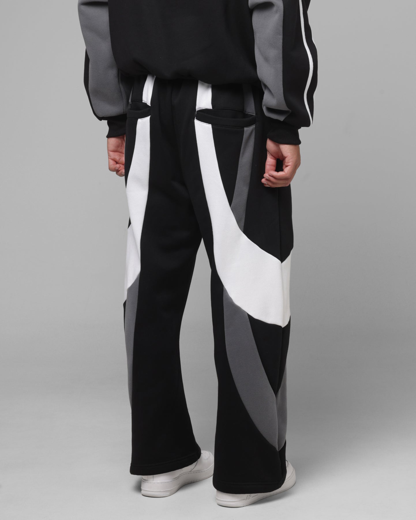 Loiter Hybrid Tek Sweatpants Black