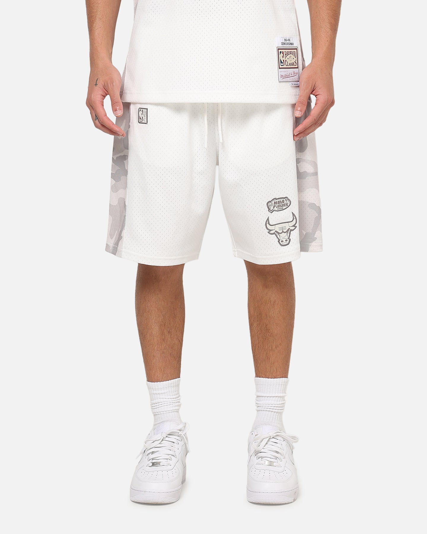 Mitchell & Ness Chicago Bulls Snow Camo Authentic Mesh Shorts White