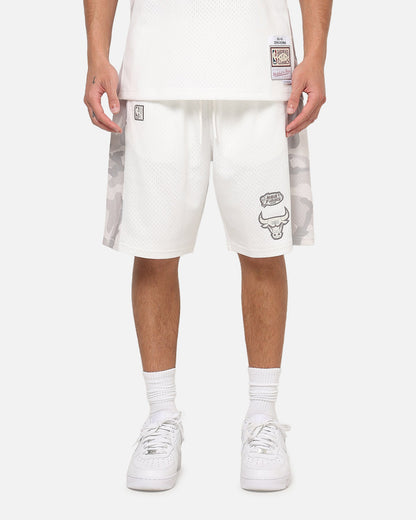 Mitchell & Ness Chicago Bulls Snow Camo Authentic Mesh Shorts White