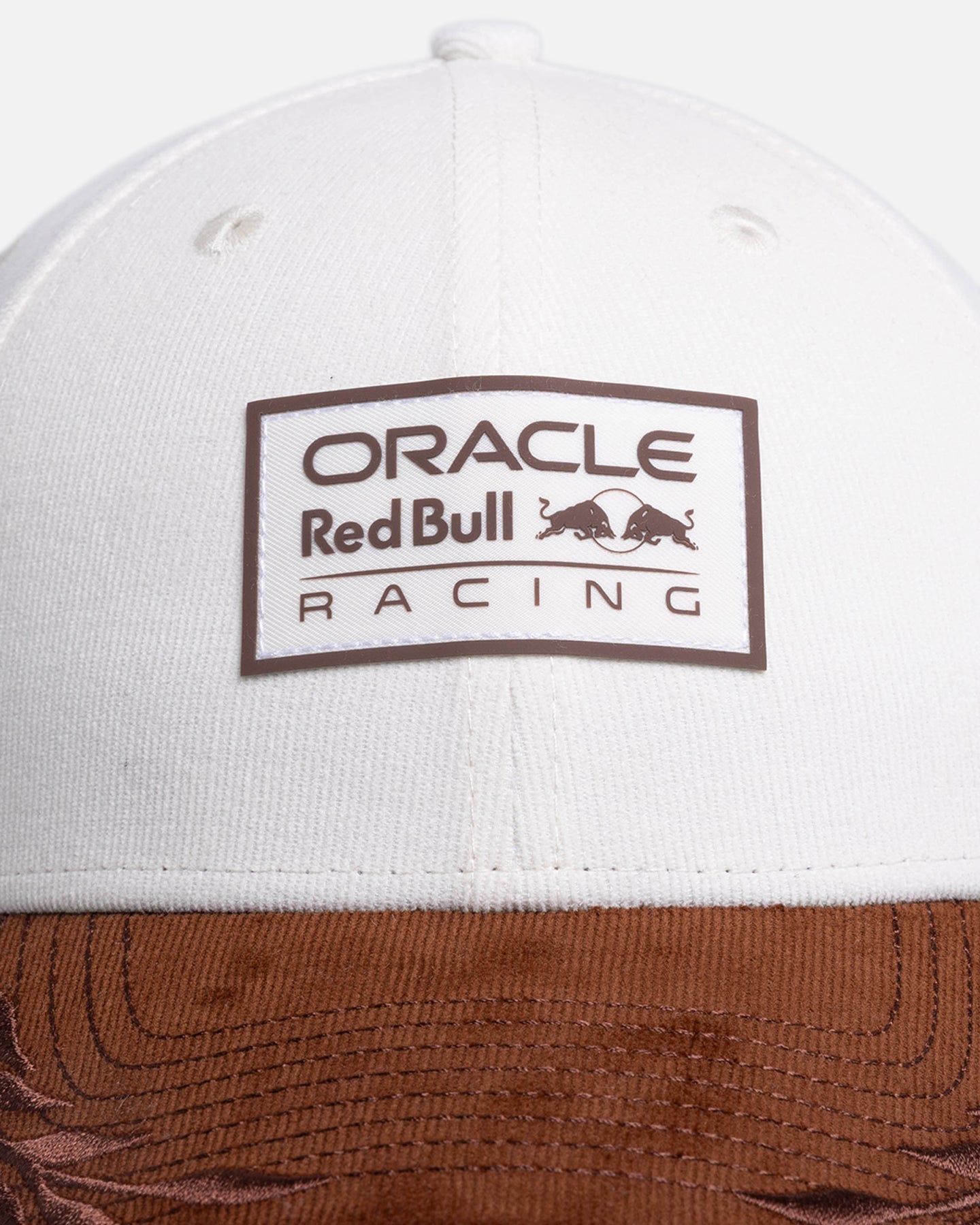 New Era X Red Bull Racing F1 'Contrast Visor' 9FORTY Strapback Light Beige