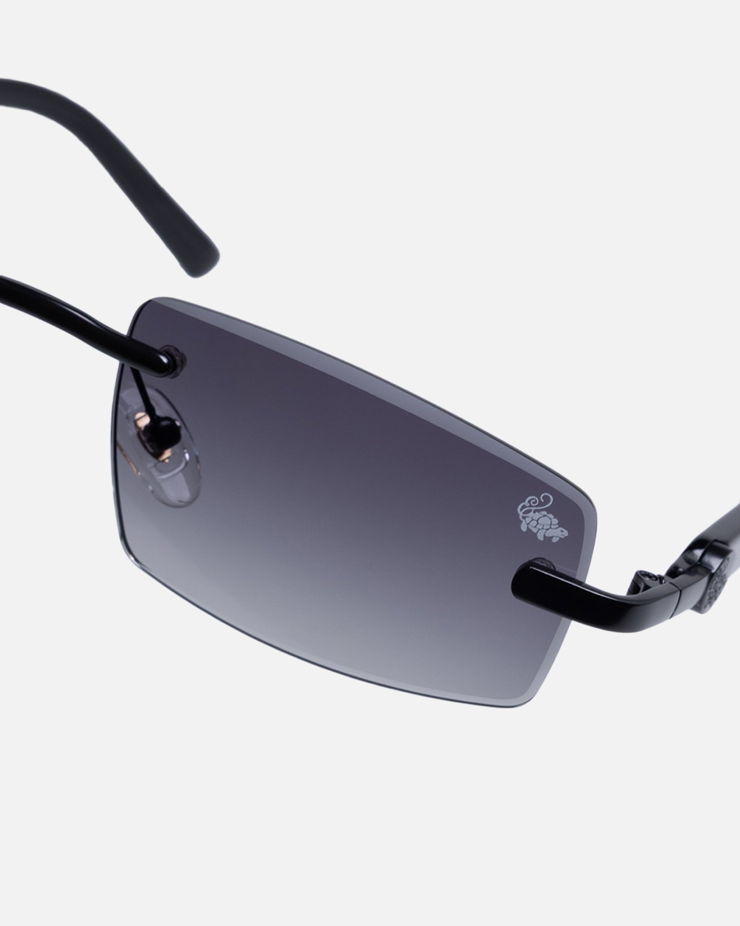 Belvoir & Co Mabel Sunglasses Black/Stealth