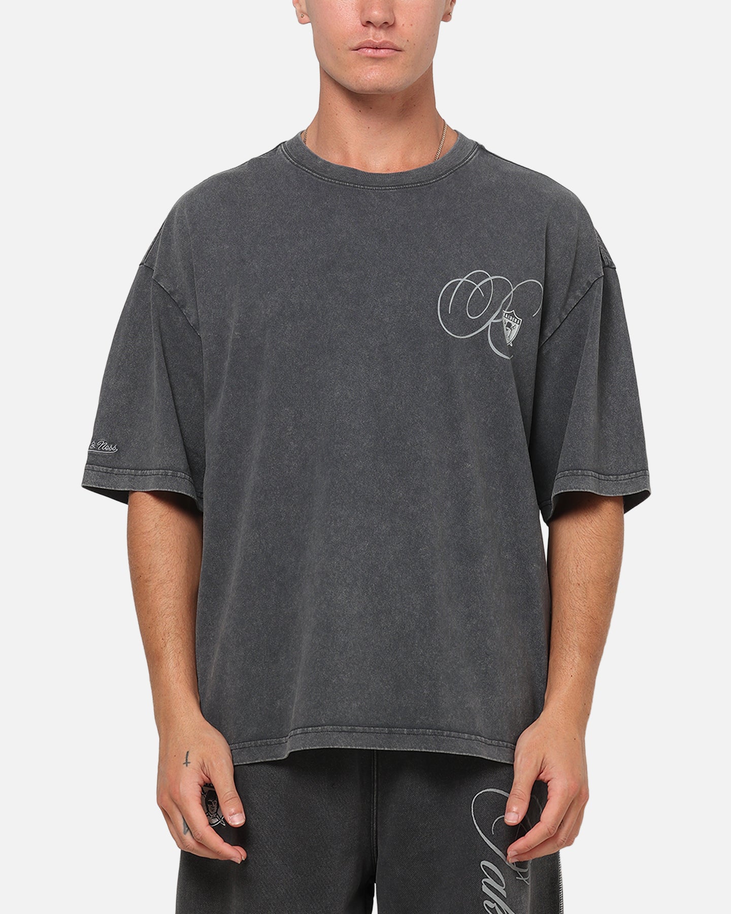 Mitchell & Ness Las Vegas Raiders Star Script Boxy T-Shirt Washed Black
