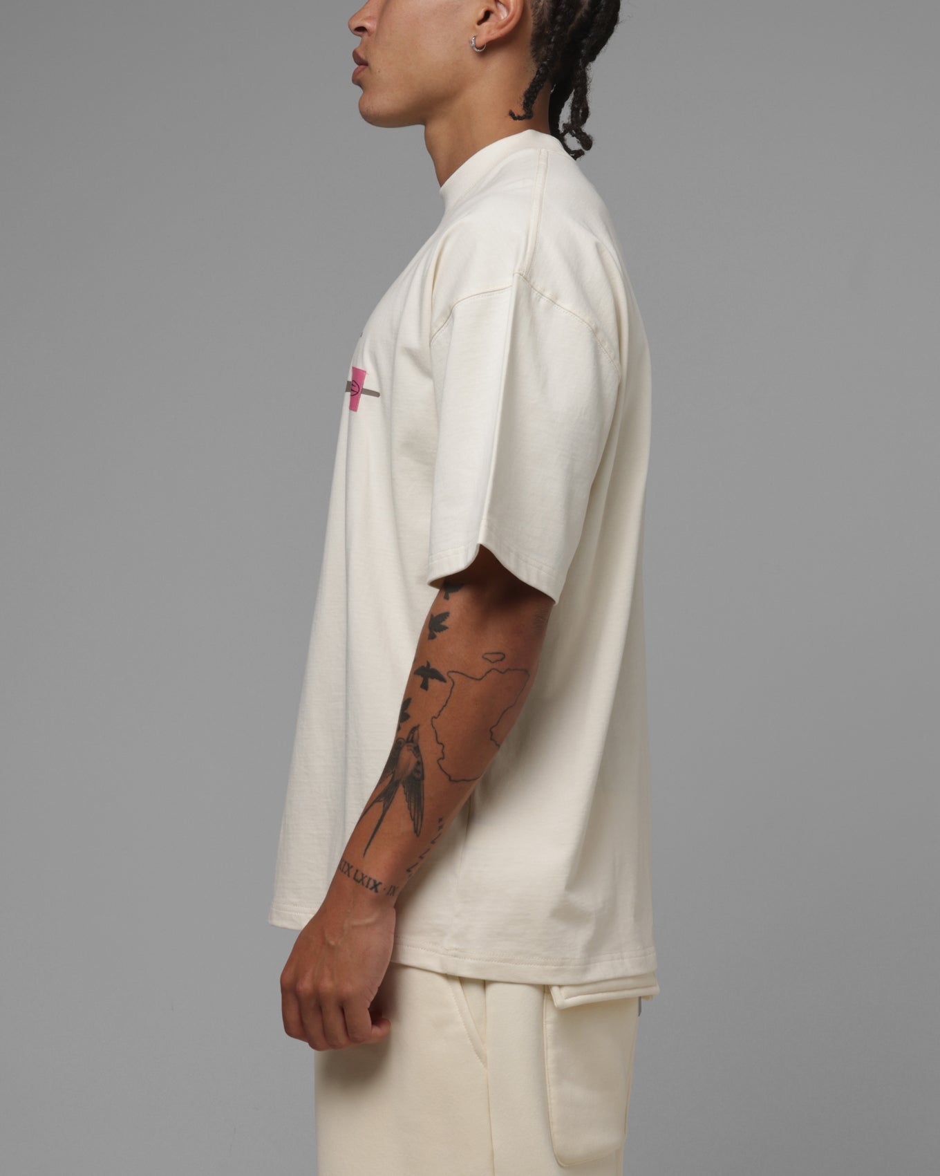 Loiter Hybrid Premium T-Shirt Beige