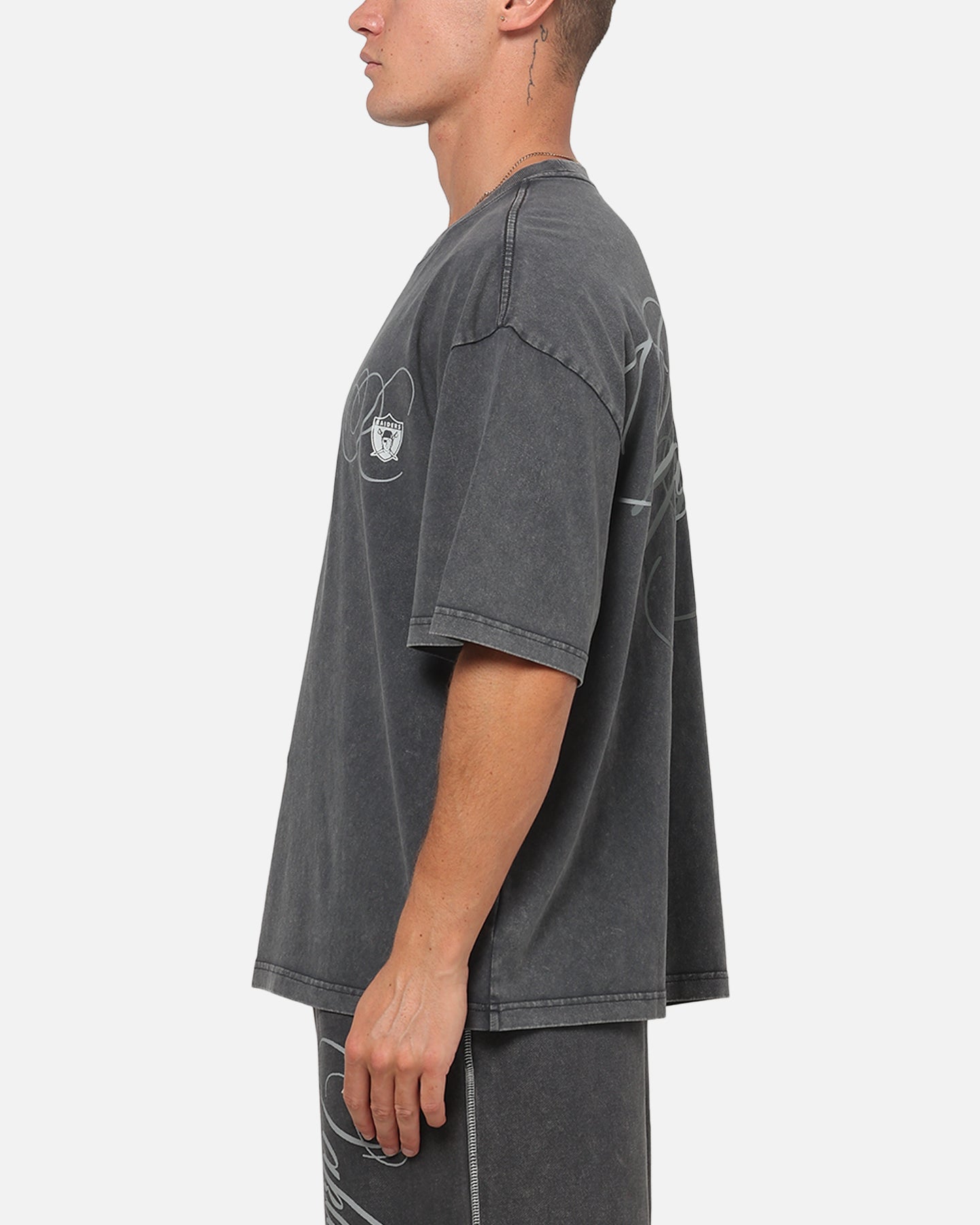Mitchell & Ness Las Vegas Raiders Star Script Boxy T-Shirt Washed Black