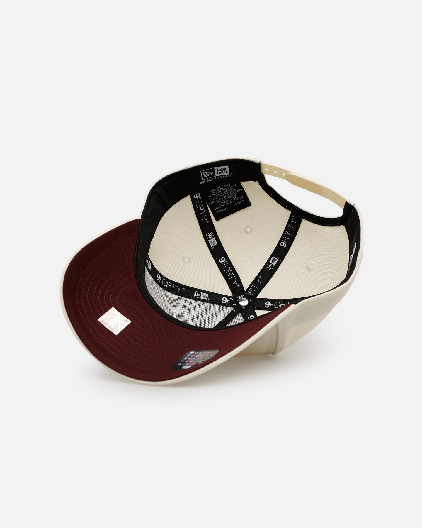 New Era New York Knicks 'Too Clean 2.0' 9FORTY A-Frame Snapback Chrome/Maroon