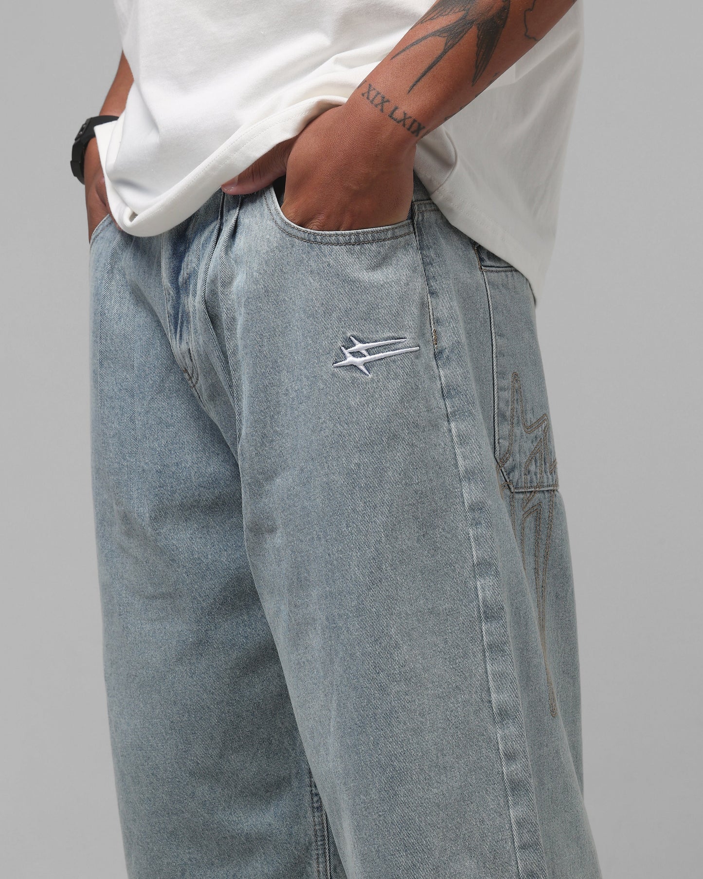Loiter Star Born Pleated Jorts Blue Washed Denim