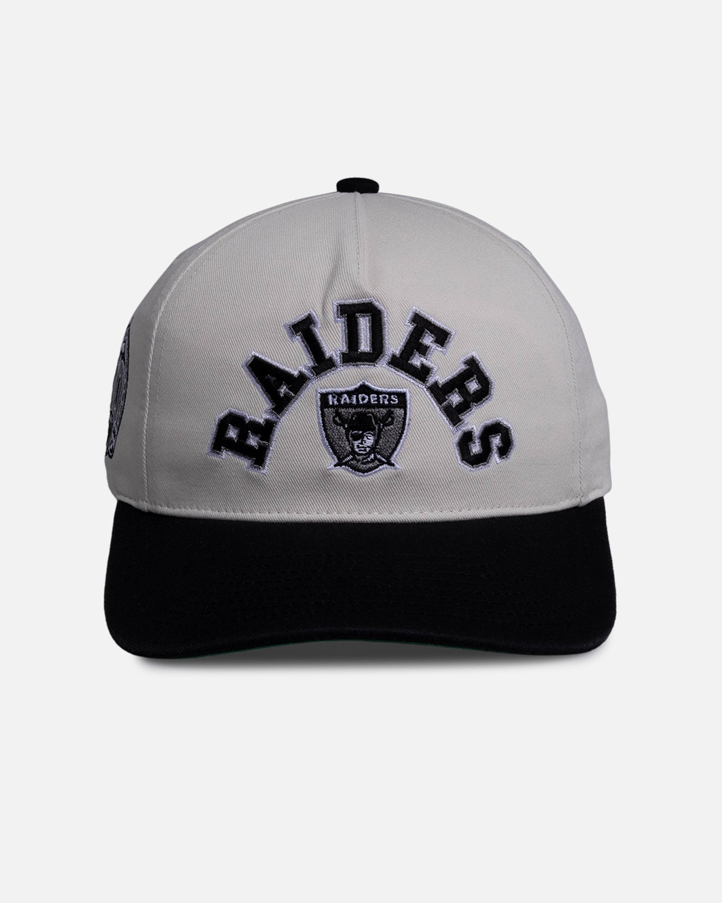 Mitchell & Ness Las Vegas Raiders 'Super Bowl Champions Origin' Deadstock Snapback White