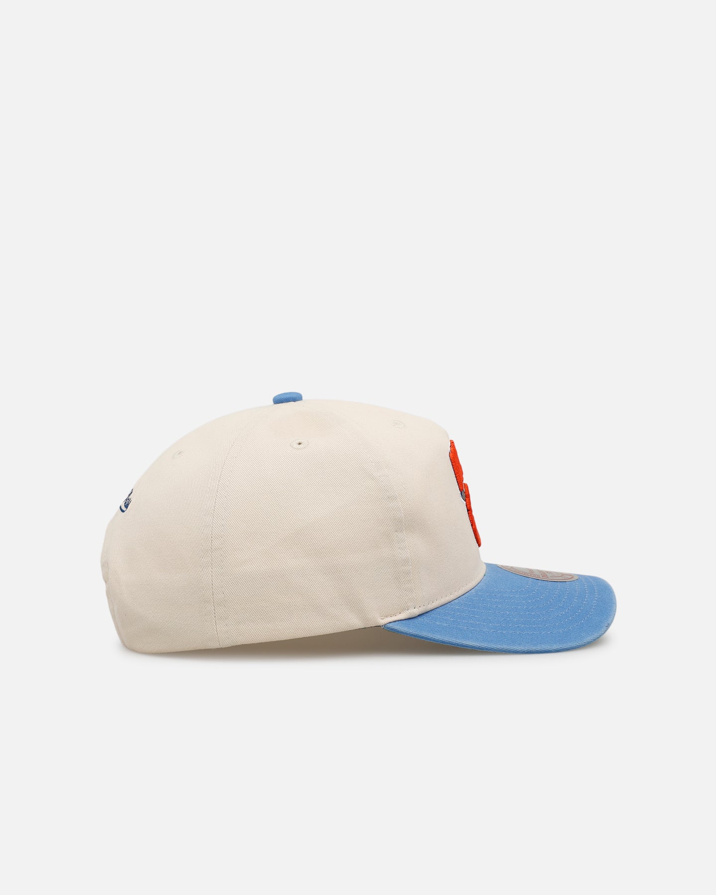 Mitchell & Ness New York Knicks 'Washed Cotton' Deadstock Snapback Off White