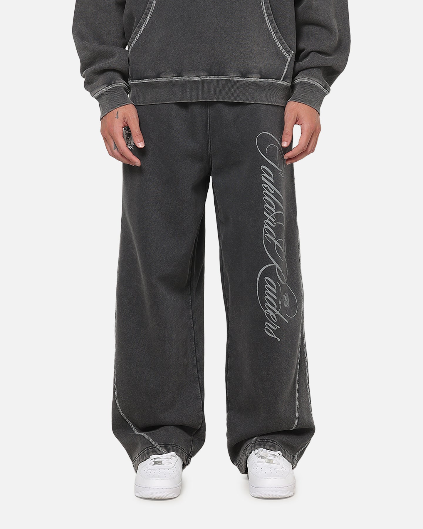 Mitchell & Ness Las Vegas Raiders Star Script Relaxed Track Pants Washed Black