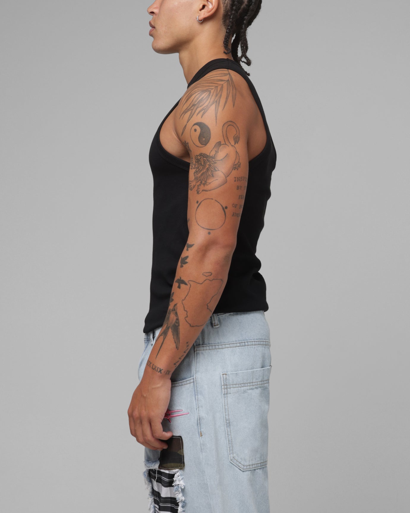 Loiter Hybrid Tank Black