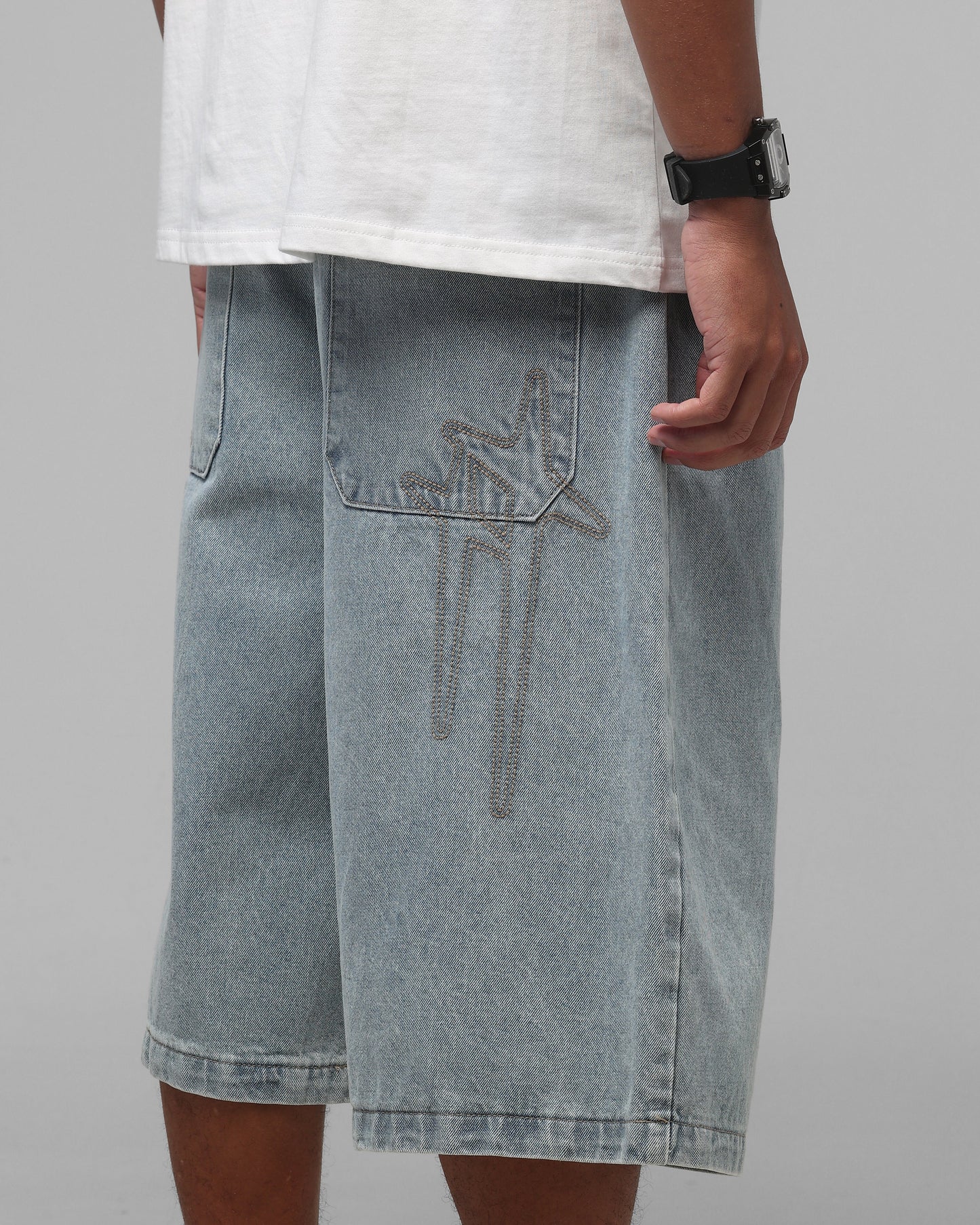 Loiter Star Born Pleated Jorts Blue Washed Denim