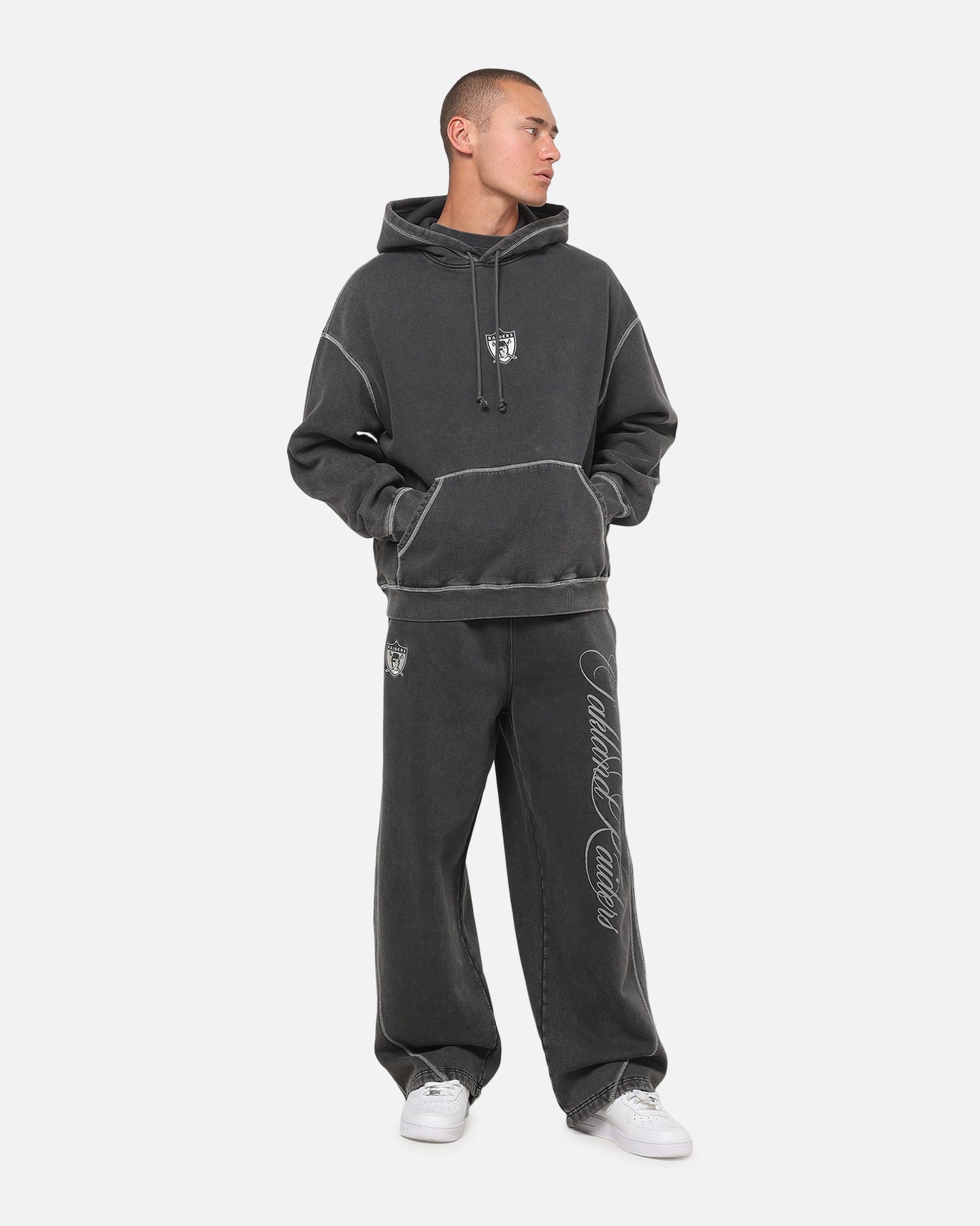 Mitchell & Ness Las Vegas Raiders Star Script Relaxed Track Pants Washed Black