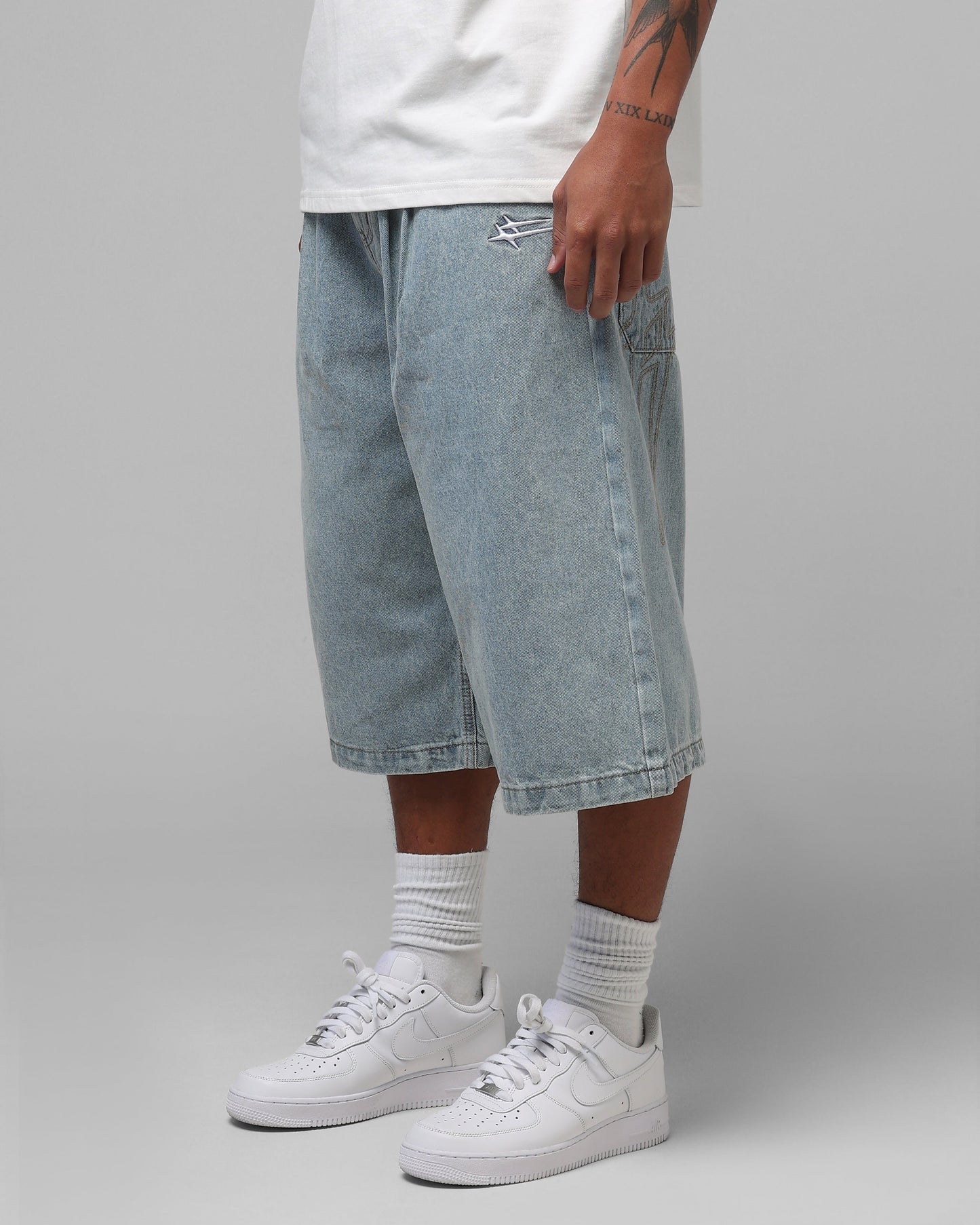 Loiter Star Born Pleated Jorts Blue Washed Denim