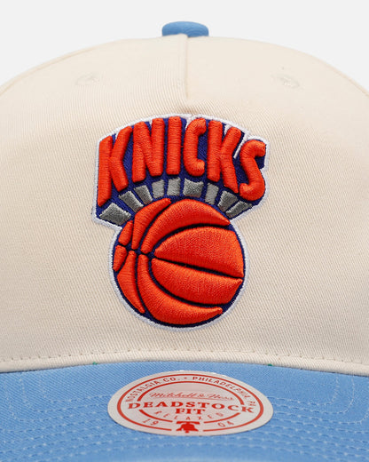 Mitchell & Ness New York Knicks 'Washed Cotton' Deadstock Snapback Off White