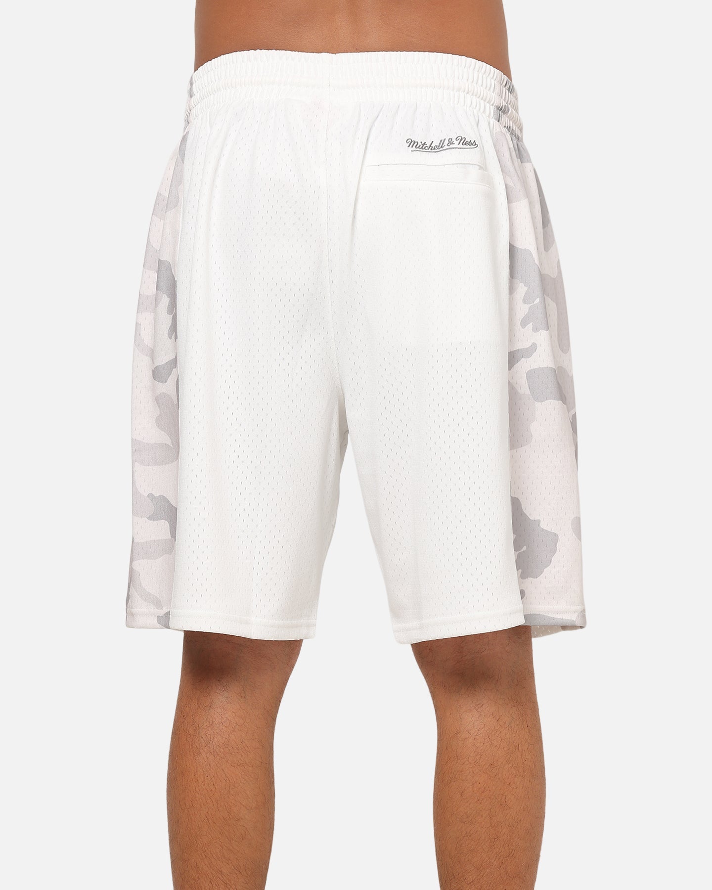 Mitchell & Ness Chicago Bulls Snow Camo Authentic Mesh Shorts White